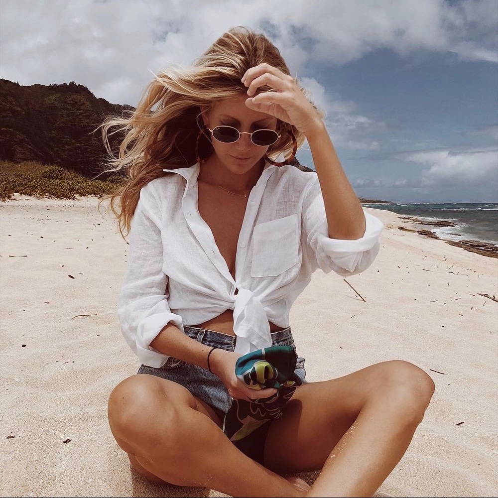 Restock Large Brown Tortoise Resin Hoop Earrings - Picture 4 of 5